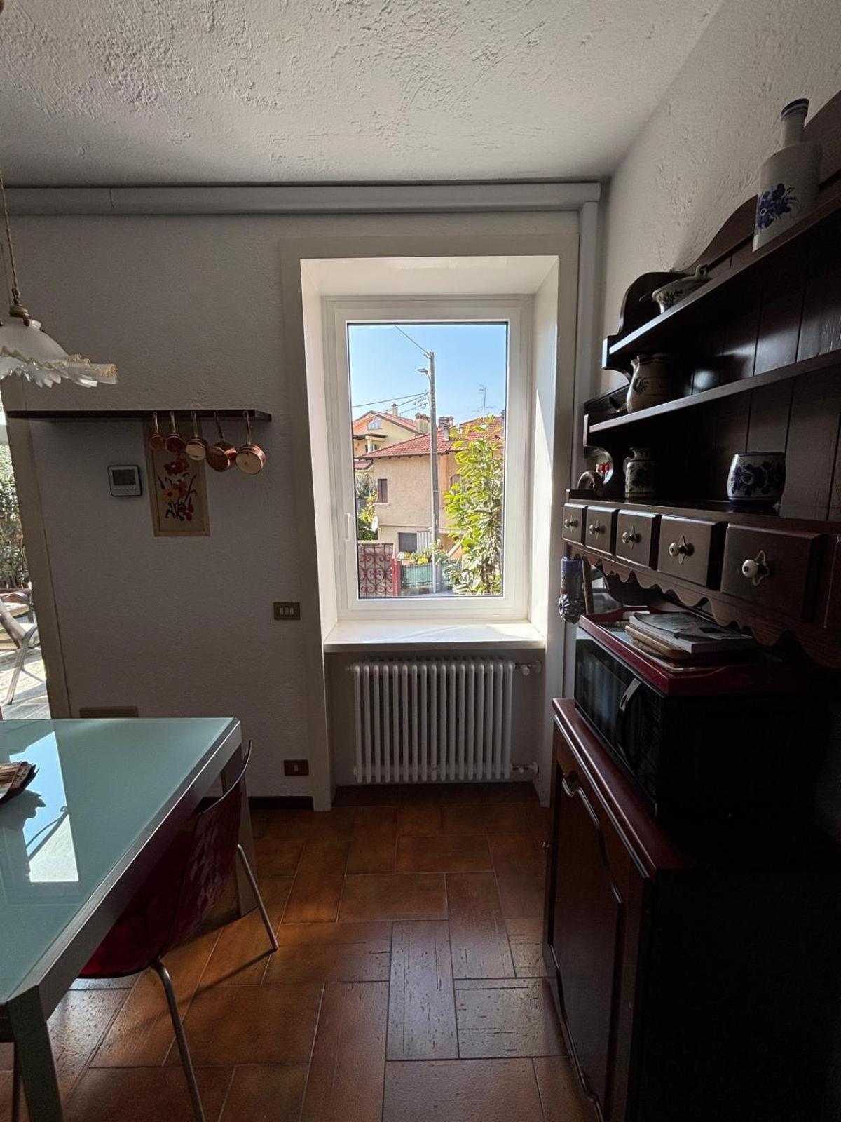 Ester Lakehouse, Graziosa Casa Indipendente Holiday home
