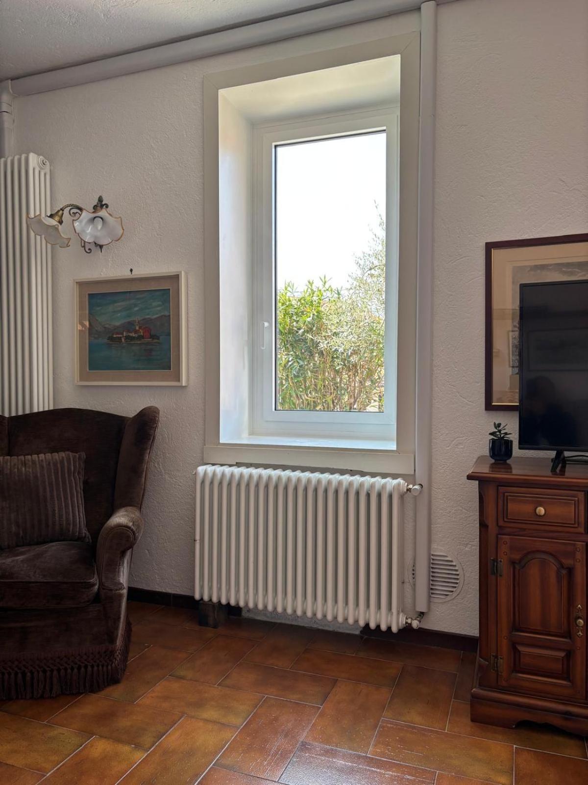 Ester Lakehouse, Graziosa Casa Indipendente Holiday home