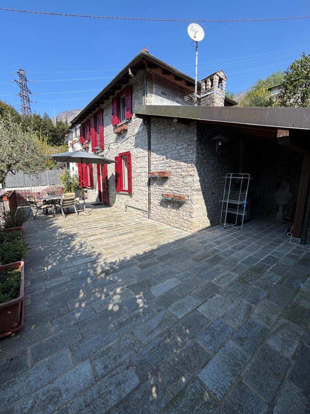 Ferienhaus Ester Lakehouse, Graziosa Casa Indipendente