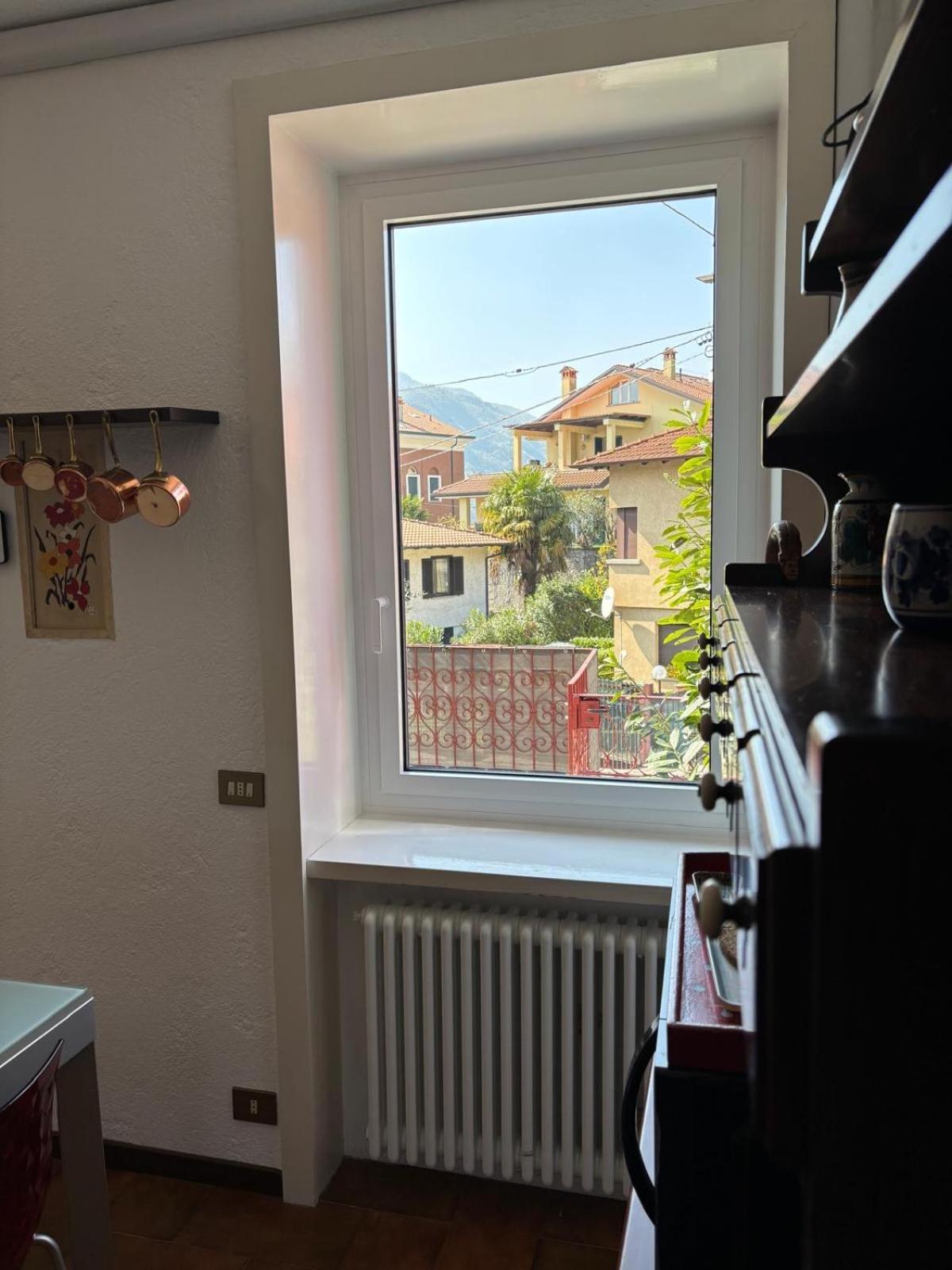 Ferienhaus Ester Lakehouse, Graziosa Casa Indipendente Lierna