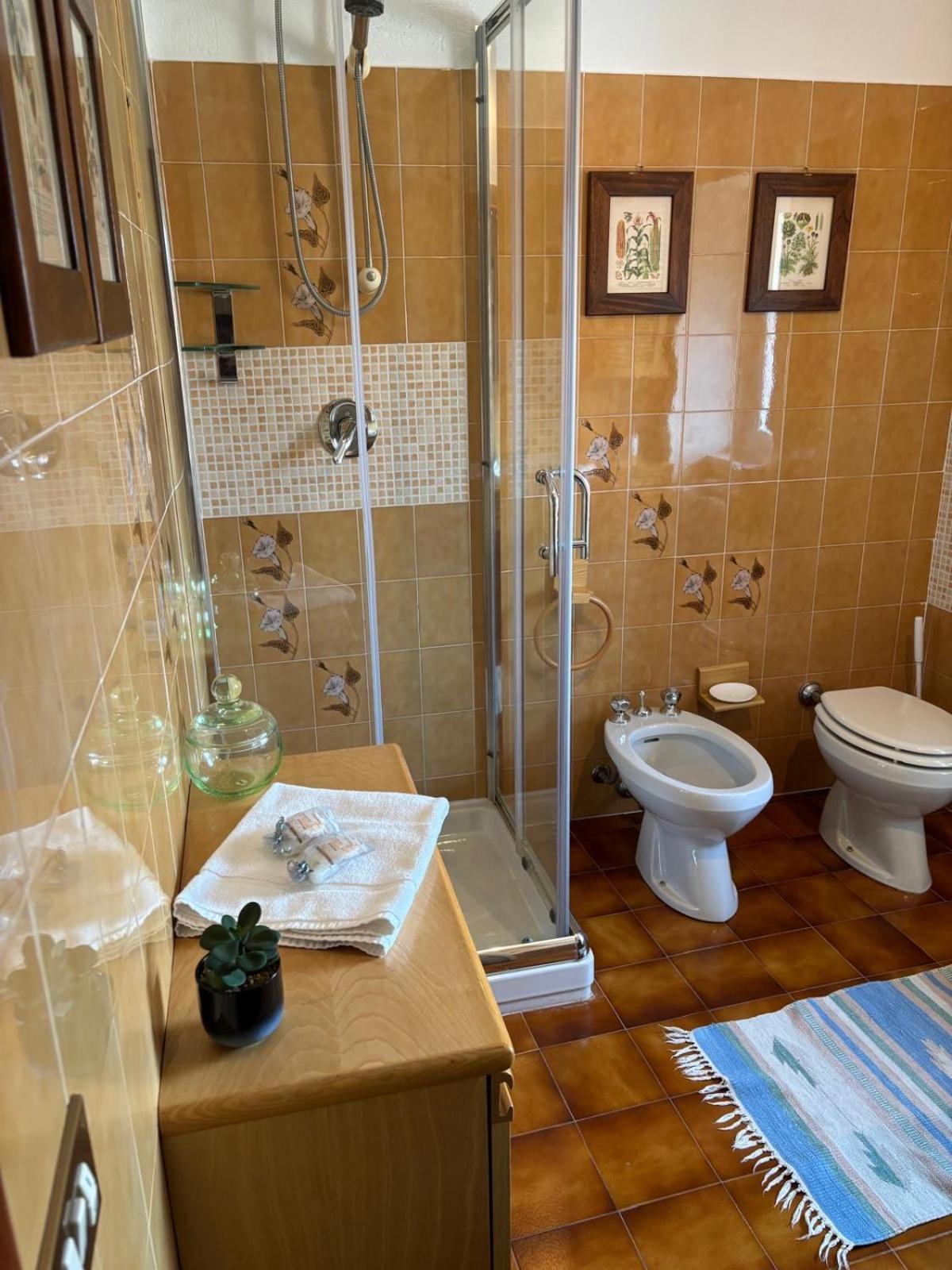 Ferienhaus Ester Lakehouse, Graziosa Casa Indipendente *